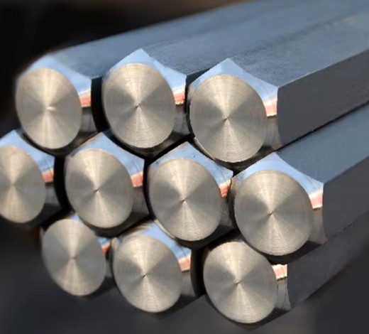 Сравнение шестигранников из углеродистой и нержавеющей стали