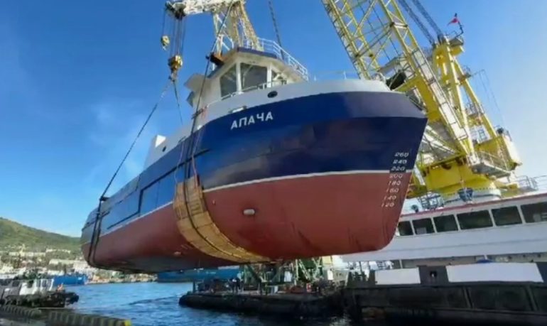 В Петропавловске-Камчатском на воду спущены два сейнера