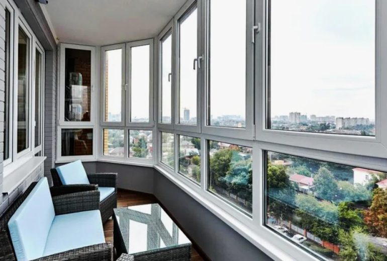 Теплое остекление балкона: как превратить пространство в уютную зону отдыха