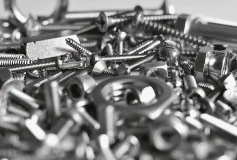 От гвоздя до инструмента: универсальный гид по оснащению мастерской