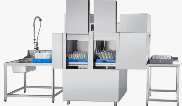Экономия воды и электроэнергии: современные технологии в туннельных посудомойках
