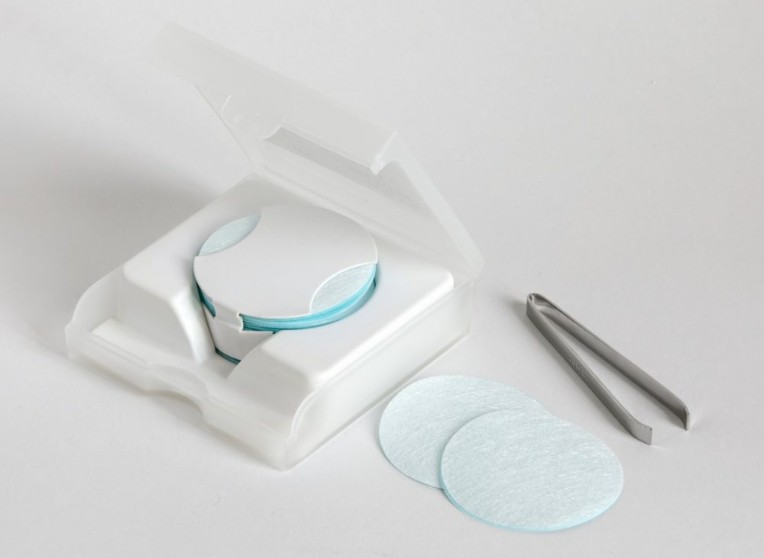 Гидрофильные фильтры из PTFE: надёжная защита при работе с щелочами и органическими смесями